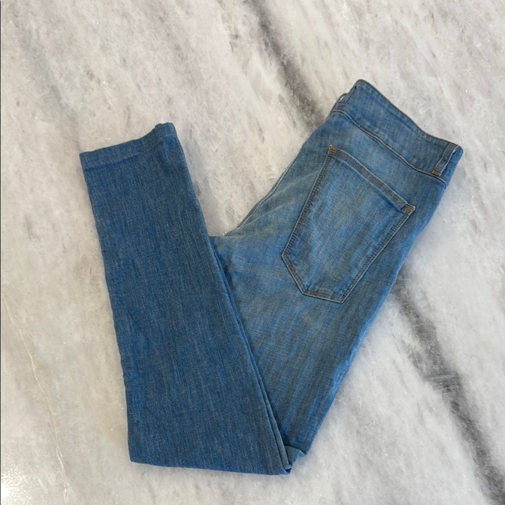 CURRENT/ELLIOTT The Legging Light Weight Fade Blue Denim  Skinny Ankle Jeans 28